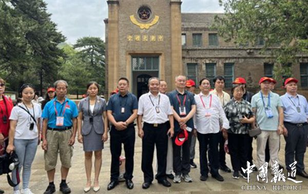 茶文化首席專家羅大友在延安作弘揚(yáng)中華優(yōu)秀傳統(tǒng)文化主旨演講